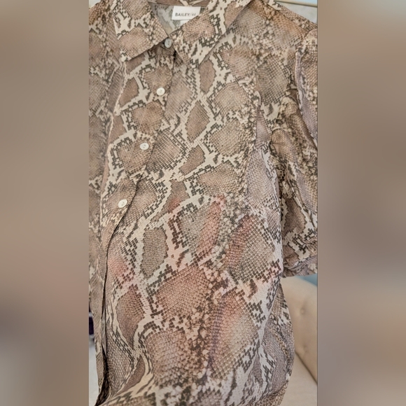 NWT Bailey/44 Women's Snake Print Puff Sleeve Top Size L - Picture 12 of 13